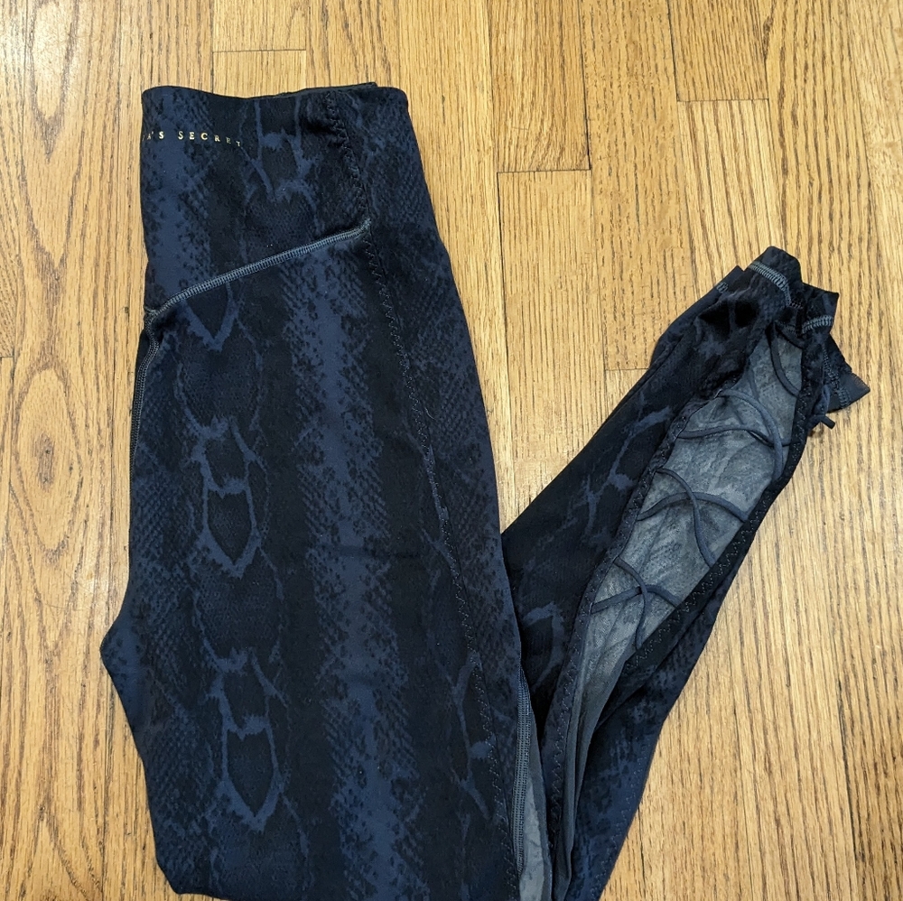 Victoria's secret leggings size medium